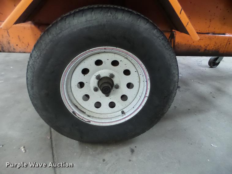 image for item EW9936 2002 Gilcrest TW250 asphalt tack trailer