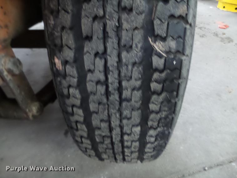 image for item EW9936 2002 Gilcrest TW250 asphalt tack trailer