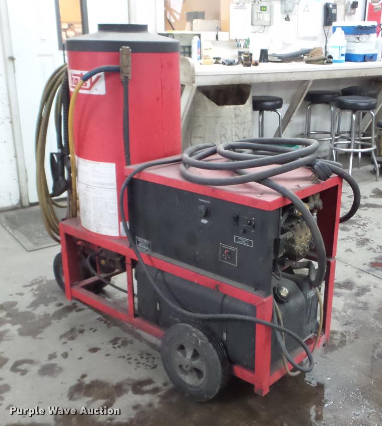 image for item EW9940 Hotsy 980B pressure washer