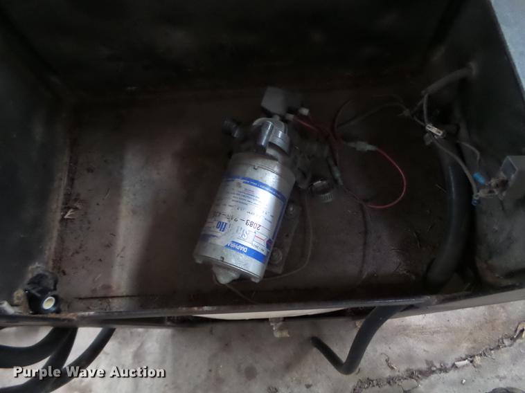 image for item EW9942 (3) tanks