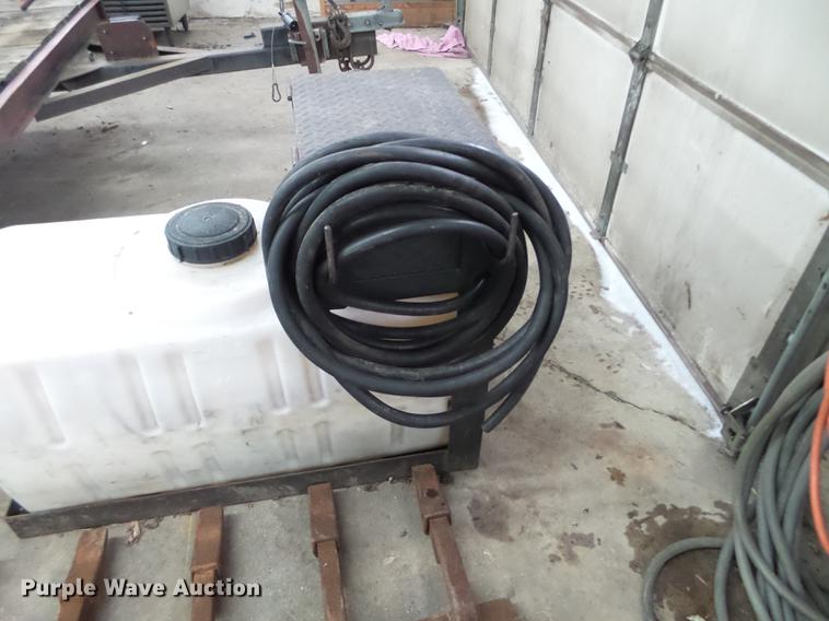 image for item EW9942 (3) tanks