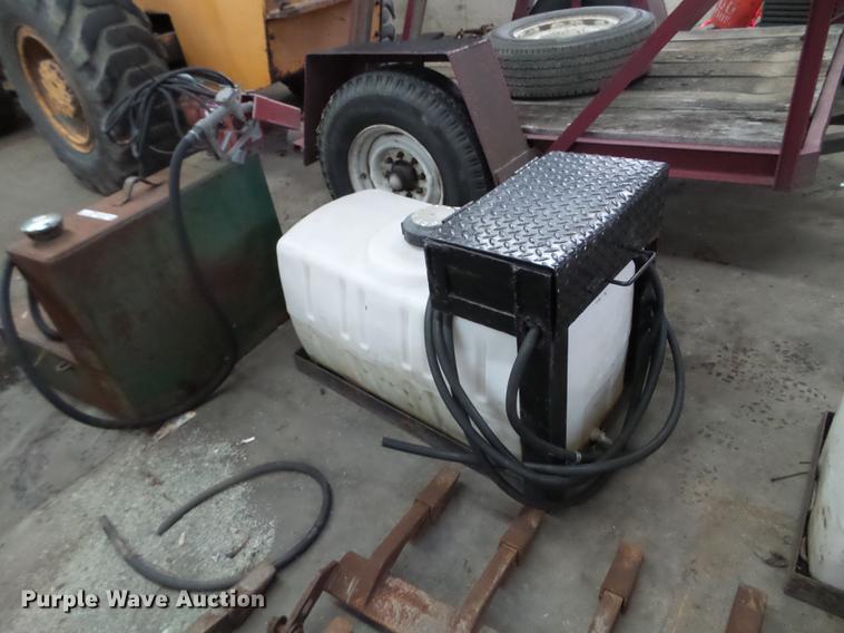 image for item EW9942 (3) tanks