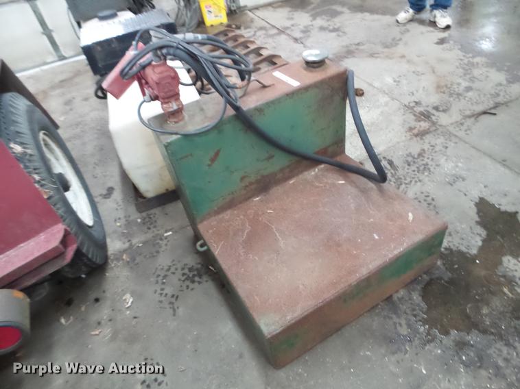 image for item EW9942 (3) tanks