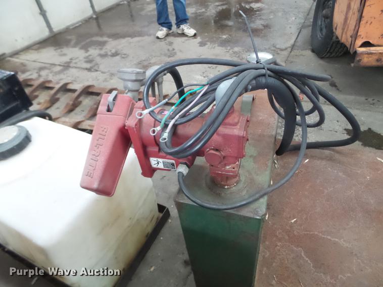 image for item EW9942 (3) tanks