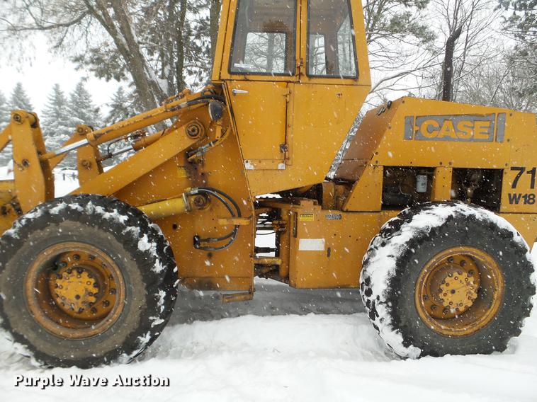 image for item EW9946 1971 Case W18 wheel loader