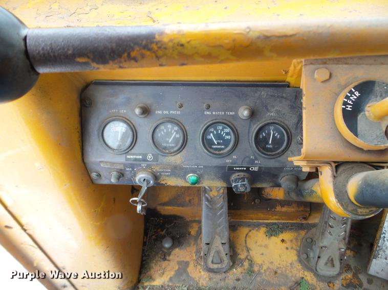 image for item EW9946 1971 Case W18 wheel loader