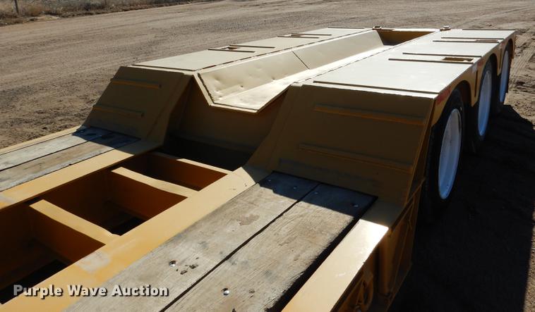 image for item FA9259 1994 Load King PHD 80/100-3 low boy equipment trailer