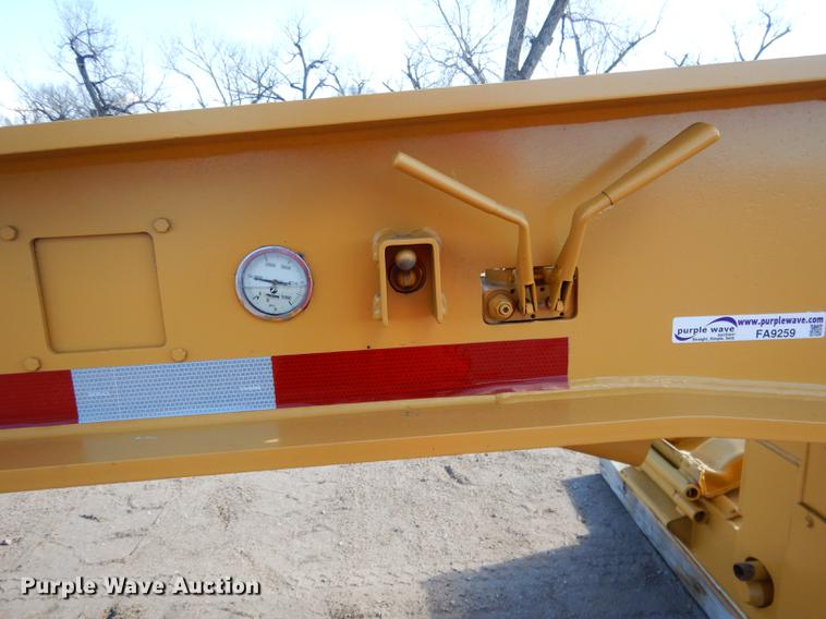 image for item FA9259 1994 Load King PHD 80/100-3 low boy equipment trailer