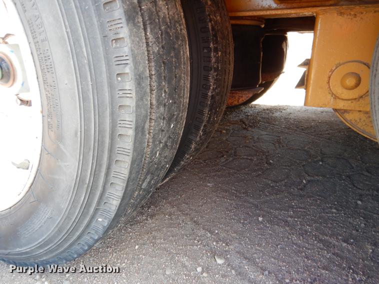 image for item FA9259 1994 Load King PHD 80/100-3 low boy equipment trailer