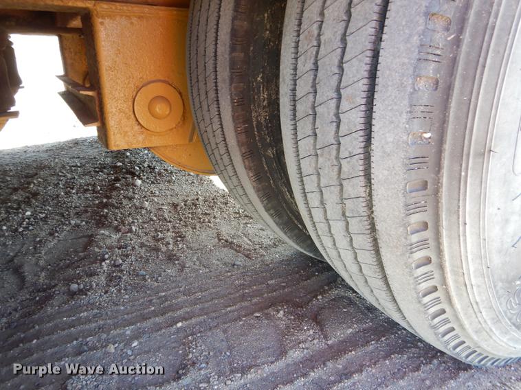 image for item FA9259 1994 Load King PHD 80/100-3 low boy equipment trailer