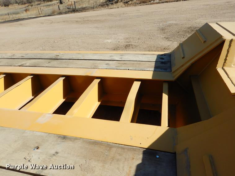 image for item FA9259 1994 Load King PHD 80/100-3 low boy equipment trailer