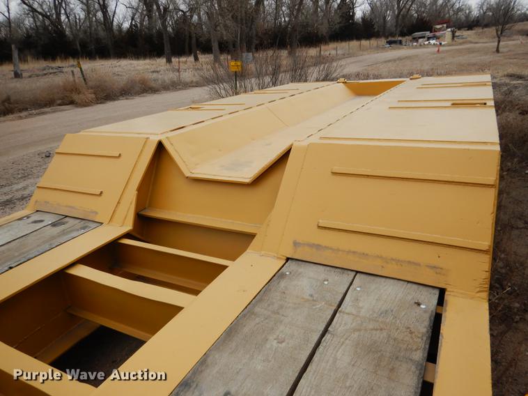 image for item FA9259 1994 Load King PHD 80/100-3 low boy equipment trailer