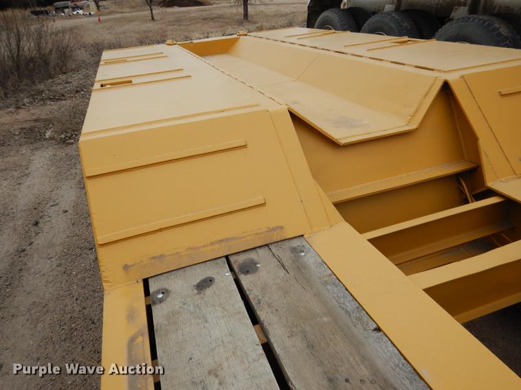 image for item FA9259 1994 Load King PHD 80/100-3 low boy equipment trailer