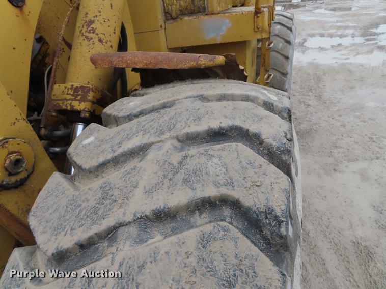 image for item L1493 1974 Caterpillar 950 wheel loader