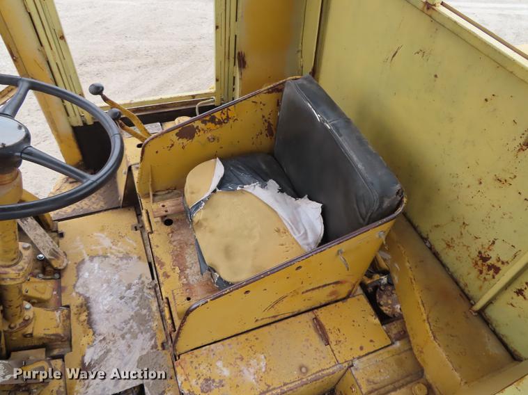 image for item L1493 1974 Caterpillar 950 wheel loader