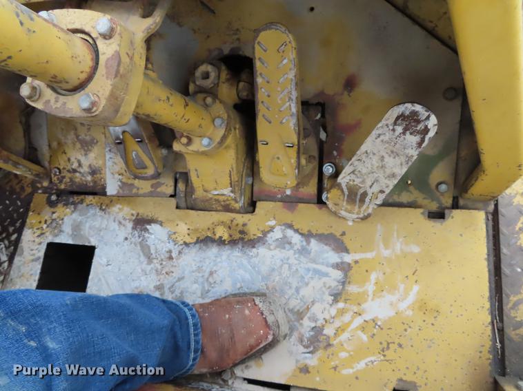 image for item L1493 1974 Caterpillar 950 wheel loader