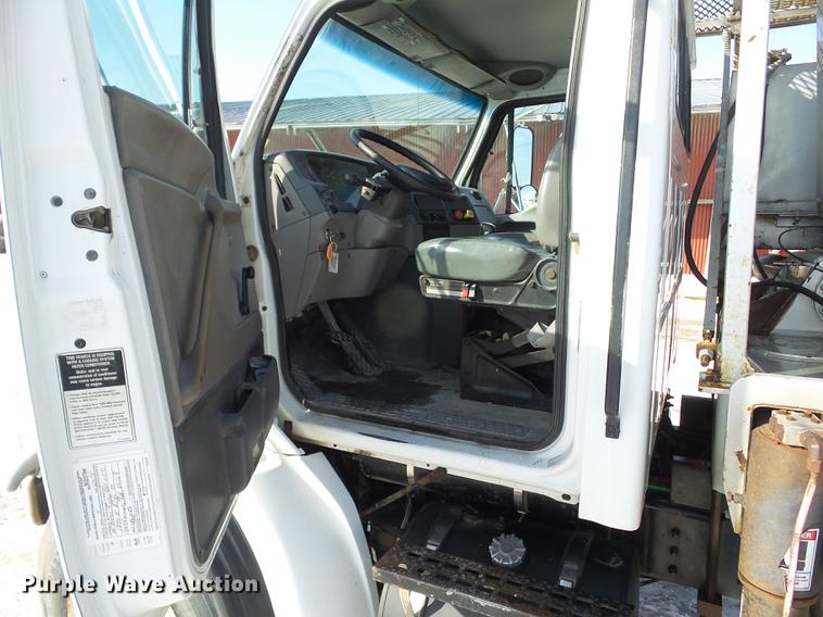 image for item L5735 2000 Sterling LT9500 crane truck