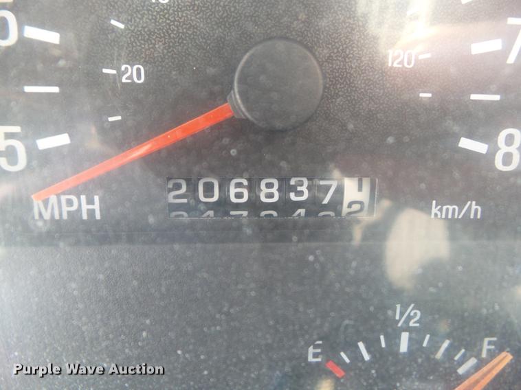 image for item L5735 2000 Sterling LT9500 crane truck