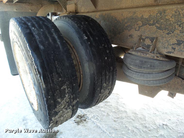 image for item L5735 2000 Sterling LT9500 crane truck