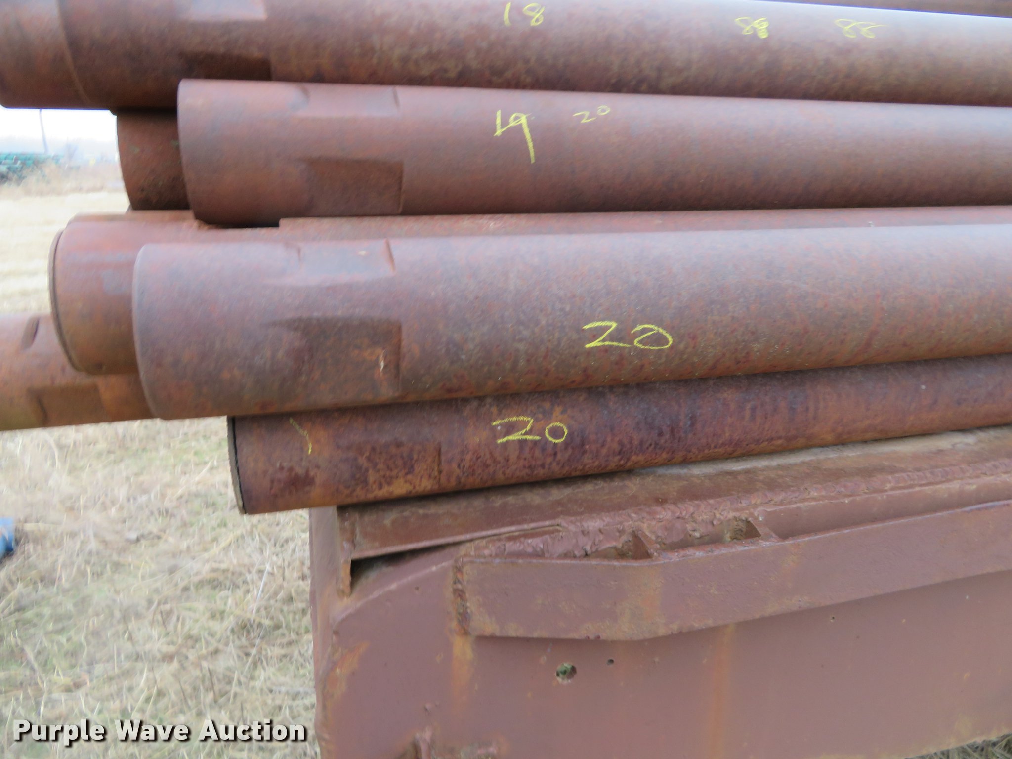 (88) drill stem pipes in Sedan, KS Item DE8799 sold Purple Wave