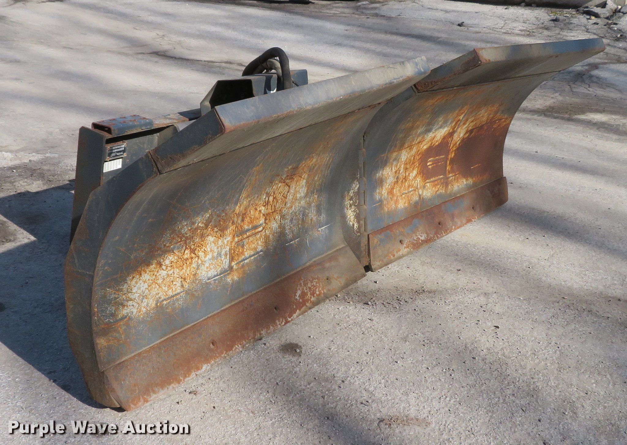 Bobcat Vblade 96 skid steer snow plow in Florissant, MO Item DG3857