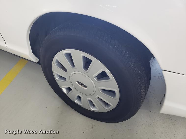 image for item AV9285 2010 Ford Crown Victoria Police Interceptor