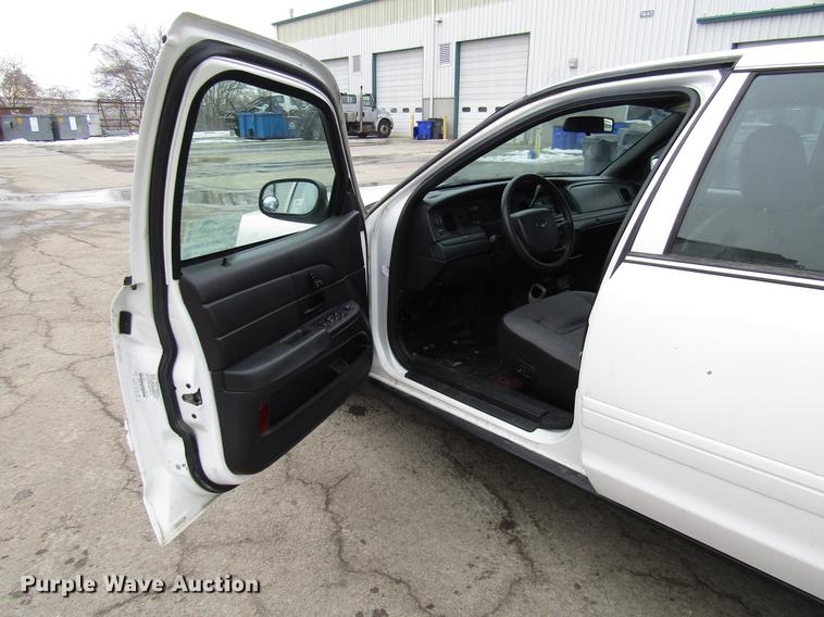 image for item DB6799 2006 Ford Crown Victoria Police Interceptor