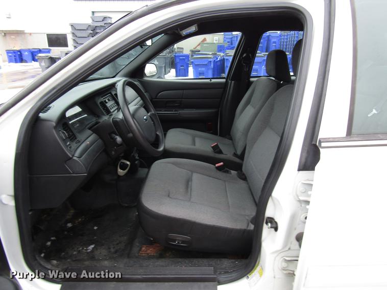 image for item DB6799 2006 Ford Crown Victoria Police Interceptor
