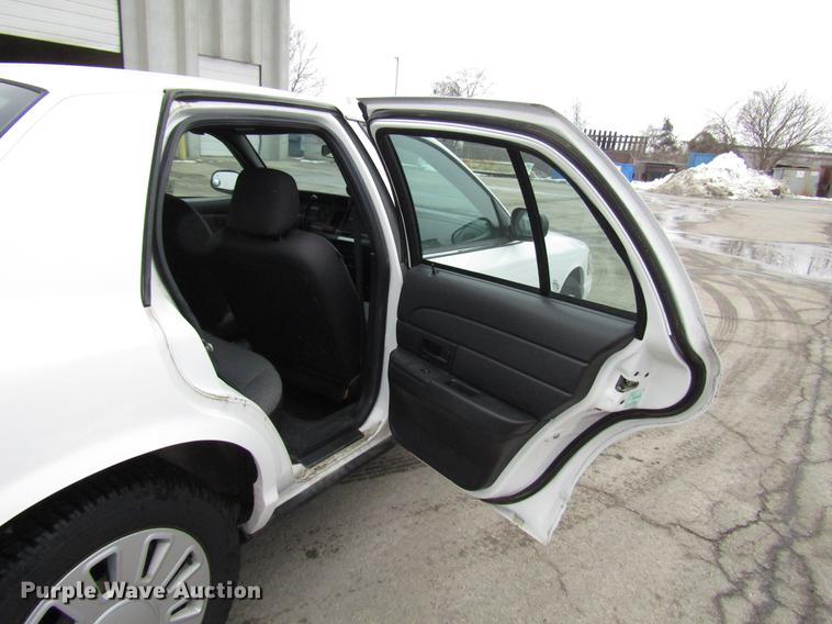 image for item DB6799 2006 Ford Crown Victoria Police Interceptor
