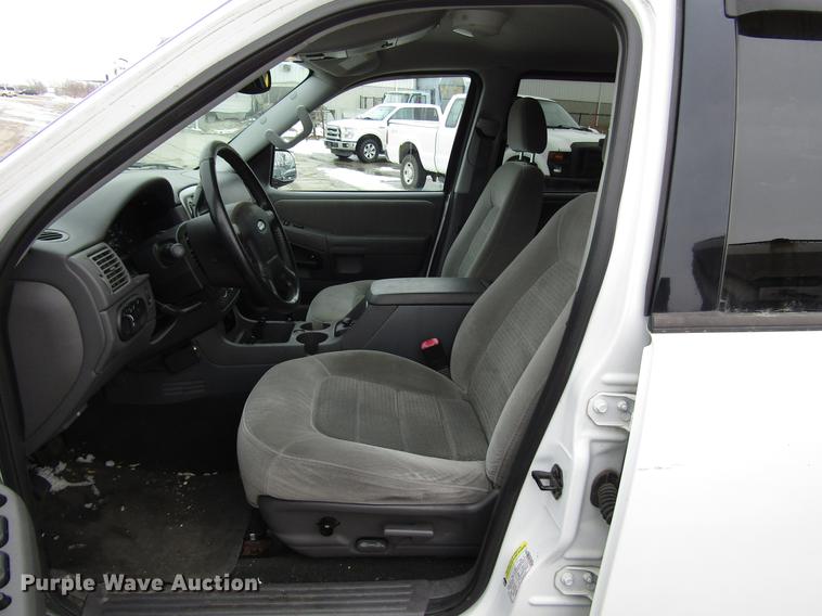 image for item DB6804 2005 Ford Explorer SUV