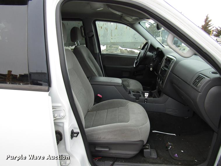 image for item DB6804 2005 Ford Explorer SUV