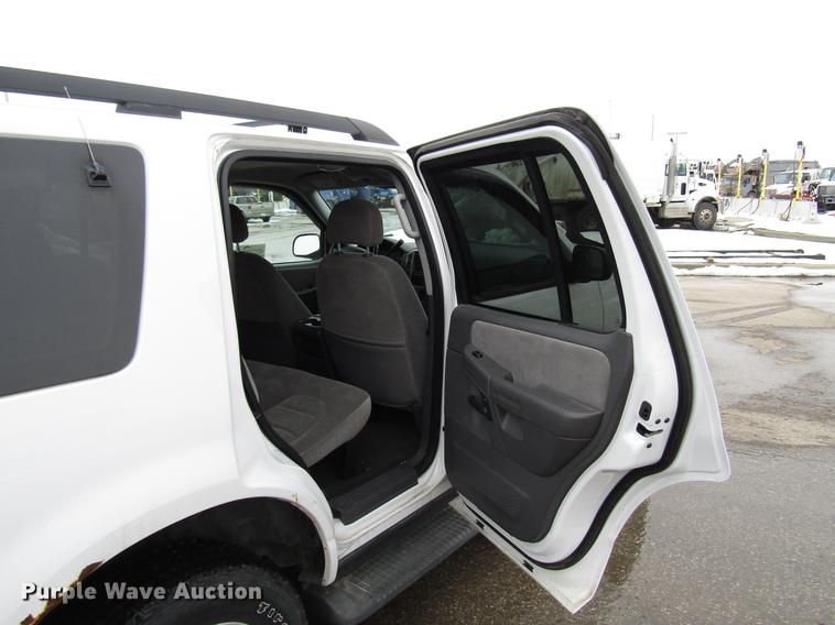 image for item DB6804 2005 Ford Explorer SUV