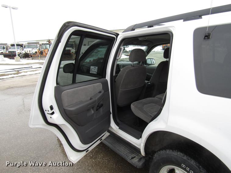 image for item DB6804 2005 Ford Explorer SUV