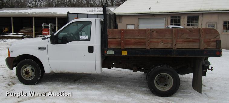 image for item DB6830 1999 Ford F350 Super Duty flatbed pickup truck