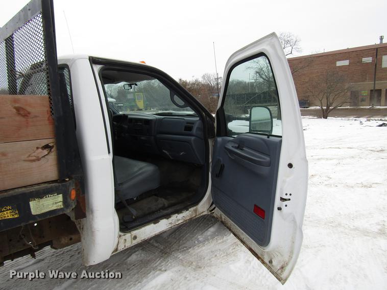 image for item DB6830 1999 Ford F350 Super Duty flatbed pickup truck