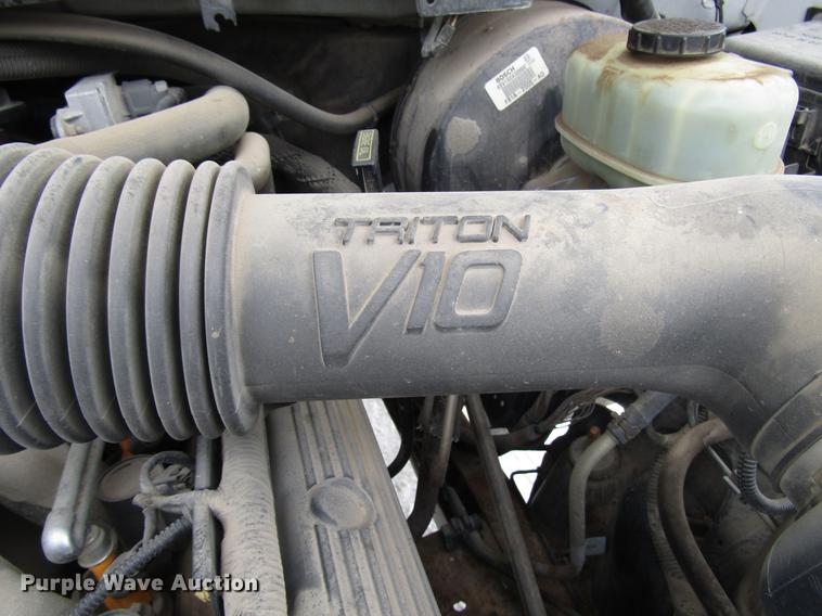 image for item DB6830 1999 Ford F350 Super Duty flatbed pickup truck