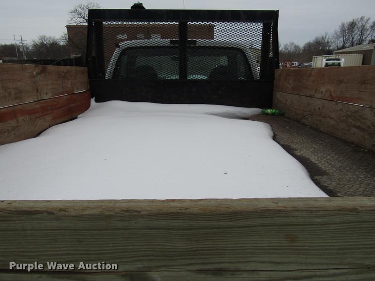 image for item DB6830 1999 Ford F350 Super Duty flatbed pickup truck