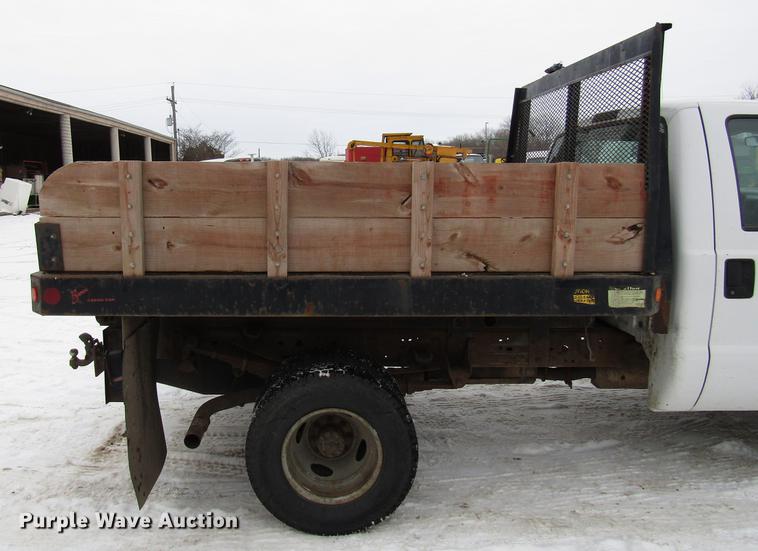 image for item DB6830 1999 Ford F350 Super Duty flatbed pickup truck