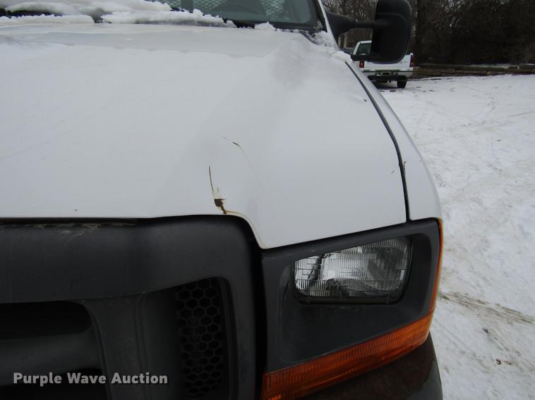 image for item DB6830 1999 Ford F350 Super Duty flatbed pickup truck