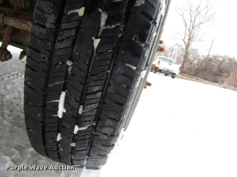 image for item DB6830 1999 Ford F350 Super Duty flatbed pickup truck