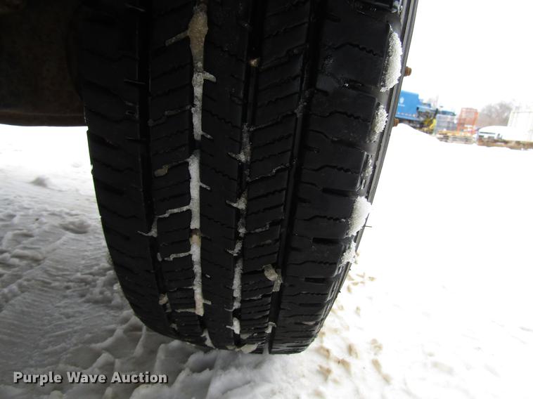 image for item DB6830 1999 Ford F350 Super Duty flatbed pickup truck