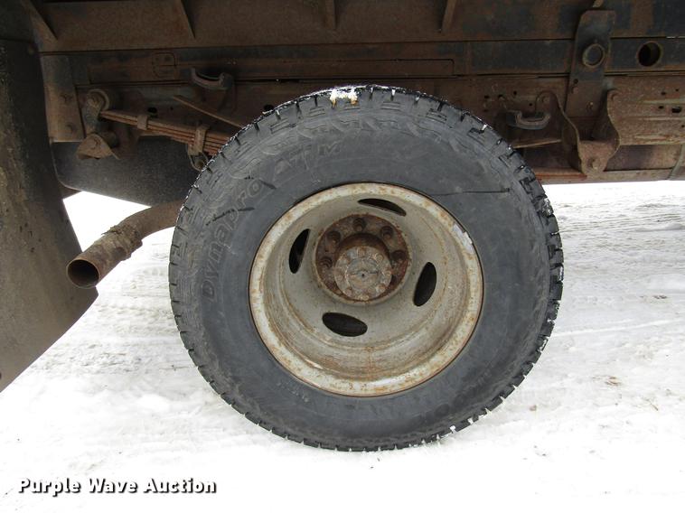 image for item DB6830 1999 Ford F350 Super Duty flatbed pickup truck