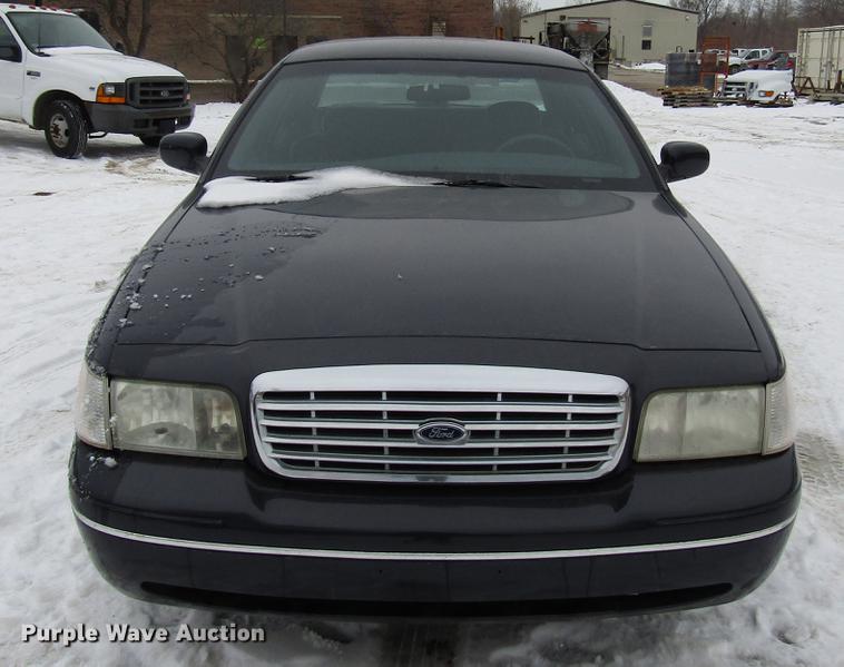 image for item DB6831 2002 Ford Crown Victoria Police Interceptor