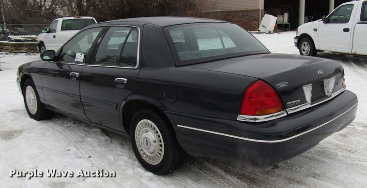 image for item DB6831 2002 Ford Crown Victoria Police Interceptor