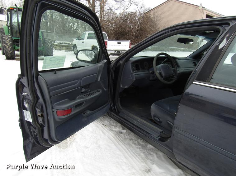 image for item DB6831 2002 Ford Crown Victoria Police Interceptor
