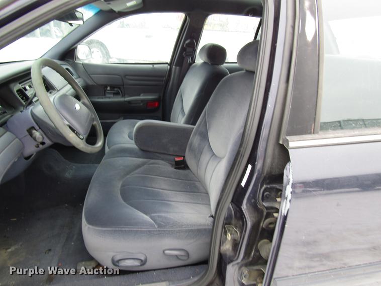 image for item DB6831 2002 Ford Crown Victoria Police Interceptor