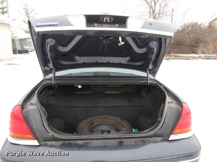 image for item DB6831 2002 Ford Crown Victoria Police Interceptor