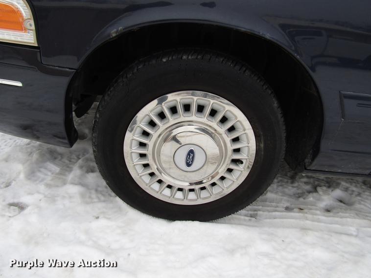 image for item DB6831 2002 Ford Crown Victoria Police Interceptor