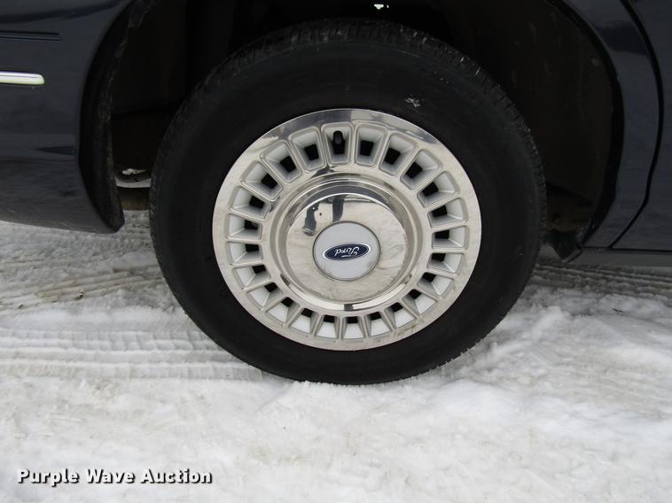 image for item DB6831 2002 Ford Crown Victoria Police Interceptor