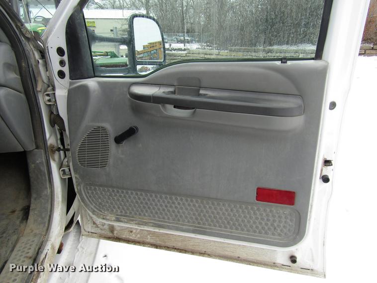 image for item DB6835 2004 Ford F350 Super Duty Crew Cab utility bed pickup truck